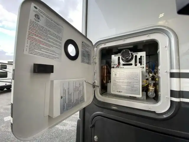 2025 Thor Motor Coach Delano Sprinter 24FB in RVs & Motorhomes in Abbotsford - Image 42