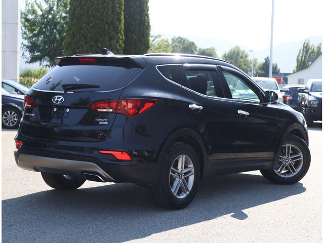 2017 Hyundai Santa Fe Sport AWD 4dr 2.4L SE - BC Vehicle / Sunro in Cars & Trucks in Penticton - Image 3