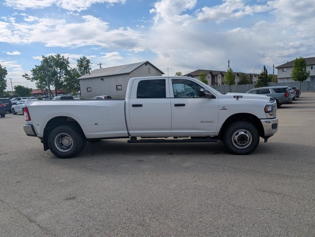 2022 RAM 3500 Tradesman 4x4 Crew Cab 8' Box for sale in Cars & Trucks in Grande Prairie - Image 4