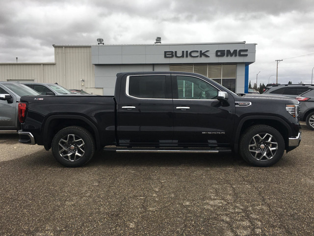 2025 GMC Sierra 1500 SLT in Cars & Trucks in Lethbridge - Image 3