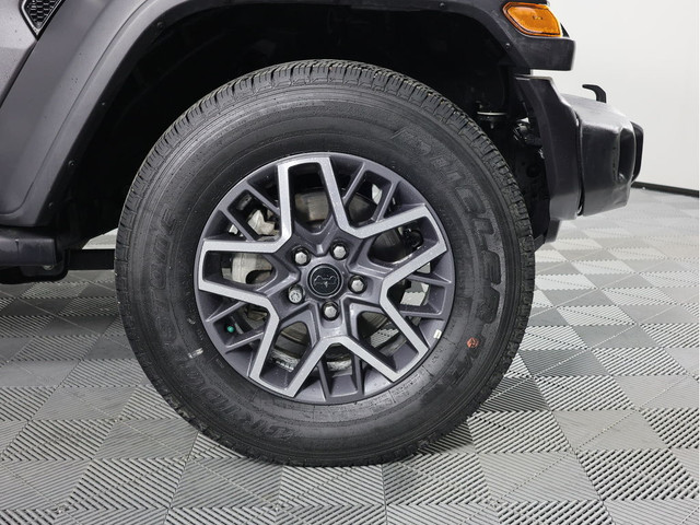 2021 Jeep Wrangler UNLIMITED \"ISLANDER EDITION\" in Cars & Trucks in Calgary - Image 4
