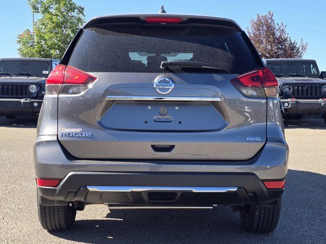 2017 Nissan Rogue in Cars & Trucks in Grande Prairie - Image 4