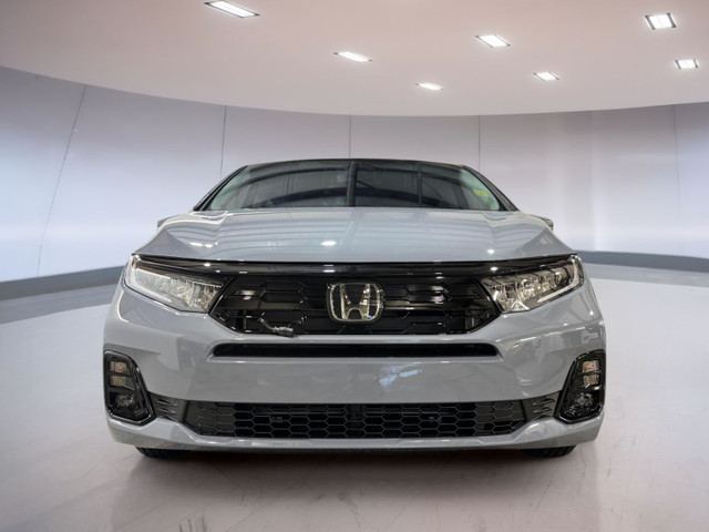 2025 Honda Odyssey Touring Auto for sale in Cars & Trucks in Moose Jaw - Image 2