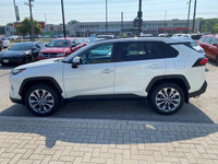 2022 Toyota RAV4 XLE - In White - All Wheel Drive - Touch screen - Backup camera - Premium leather -... (image 6)