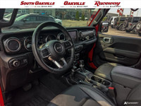 Apple Carplay / Android Auto, 1 Owner, Clean Accident History Report, Class II Hitch Receiver, Cold... (image 9)
