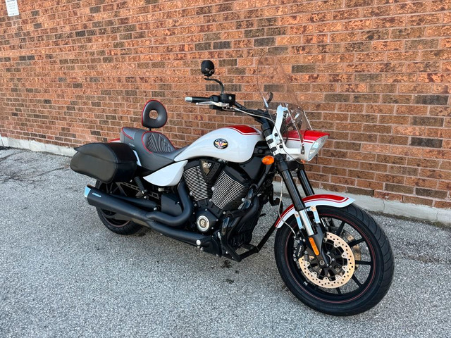 2012 Victory Motorcycles Hammer S **COBRA PIPE** **CORBIN SEAT* in Street, Cruisers & Choppers in Markham / York Region - Image 4