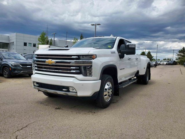 2020 Chevrolet Silverado 3500HD High Country Deluxe DRW in Cars & Trucks in Strathcona County - Image 4