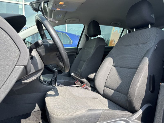 2018 VOLKSWAGEN GOLF COMFORTLINE MANUELLE AIR CLIM CARPLAY CAMER in Cars & Trucks in Laval / North Shore - Image 3
