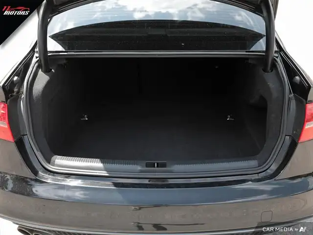 2015 Audi A4 4dr Sdn Man Komfort plus quattro | NO ACCIDENTS in Cars & Trucks in City of Toronto - Image 12