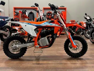 LAT ONE IN STOCK... ATTENTION MOM'S AND DAD'S. Start them young. 2023 KTM SX-E 3 electric youth MX'e...
