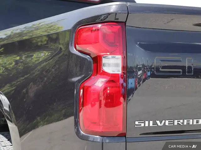 2022 Chevrolet Silverado 1500 RST OFF ROAD PKG | CREW CAB | AWD in Cars & Trucks in London - Image 13