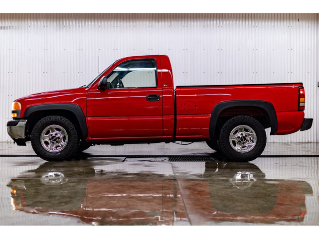 2001 GMC Sierra 1500 4x2 Reg Cab SL Short Box in Cars & Trucks in Grande Prairie - Image 3