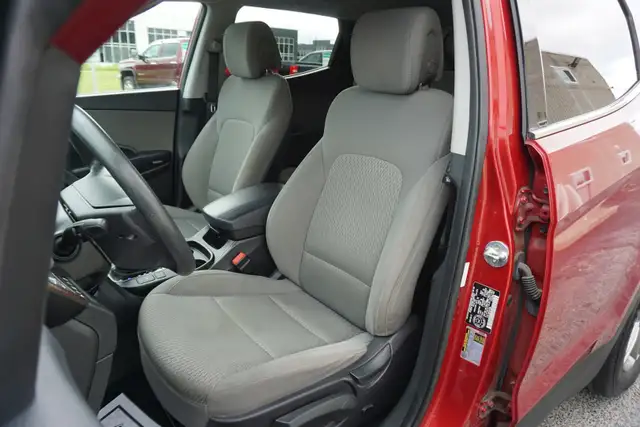 2018 Hyundai Santa Fe in Cars & Trucks in Oakville / Halton Region - Image 15