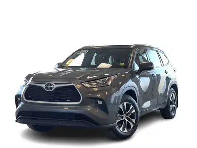 Odometer is 16232 kilometers below market average! Recent Arrival! 2022 Toyota Highlander Leather, N...
