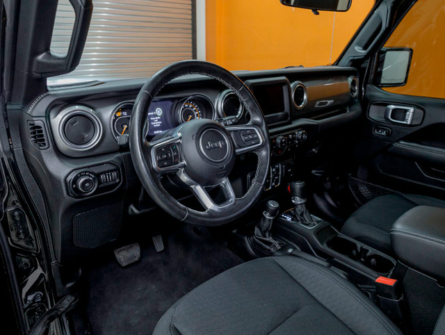 2020 Jeep Wrangler SAHARA 4X4 *SIÈGES / VOLANT CHAUFF* CARPLAY U in Cars & Trucks in Laurentides - Image 2
