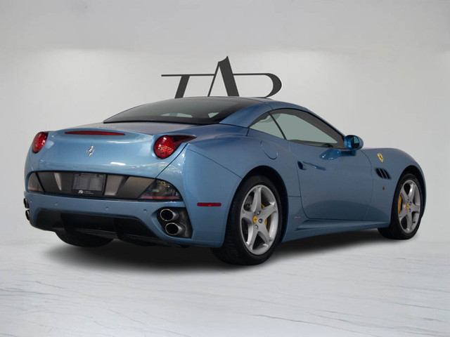 2011 Ferrari California CONVERTIBLE | PINIFARINA | 19\" RIM in Cars & Trucks in Mississauga / Peel Region - Image 4