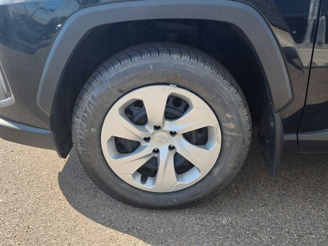 2022 Toyota RAV4 LE AWD in Cars & Trucks in St. Albert - Image 4