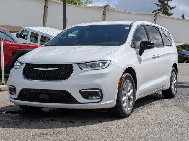 2025 Chrysler Pacifica AWD Select AWD - Adaptive Cruise Control in Cars & Trucks in Calgary - Image 4