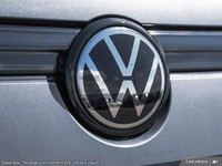 This Volkswagen Tiguan boasts a Intercooled Turbo Regular Unleaded I-4 2.0 L/121 engine powering thi... (image 7)