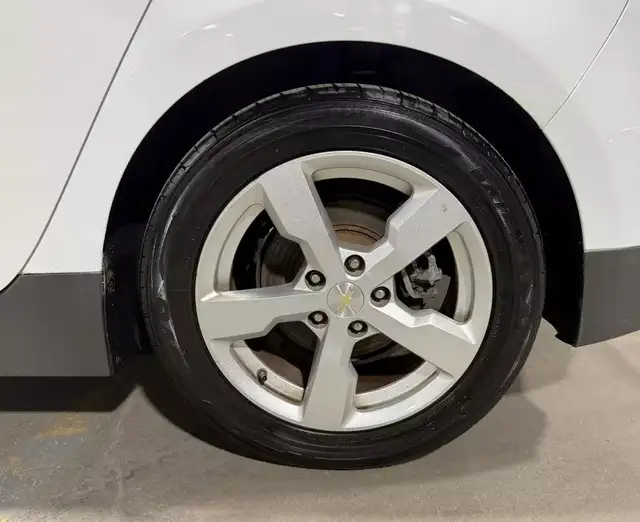 2015 CHEVROLET Volt FWD/CRUISE/CAMERA/BLTH/AC/MAGS/AUCUN ACCIDEN in Cars & Trucks in City of Montréal - Image 10