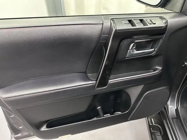 2022 Toyota 4Runner TRD Sport - Leather - Sunroof - Heated Se... dans Autos et camions dans Lethbridge - Image 13