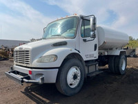 2005 FREIGHTLINER M2 106 (CAT C7 Engine, Front and Rear Spray)