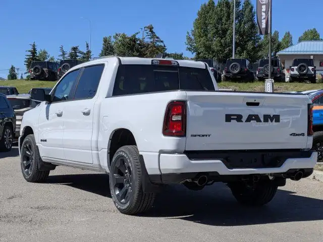 2026 Ram 1500 Sport - 3.92 Rear Axle Ratio - Anti Spin in Cars & Trucks in Calgary - Image 7