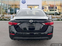 This Nissan Sentra boasts a Regular Unleaded I-4 2.0 L/122 engine powering this Variable transmissio... (image 3)