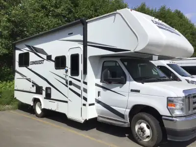 Compact Class-C with tons of great features! FEATURES LIST Vehicle 0 Seatbelts 4 Sleeps Cook Live Sl...
