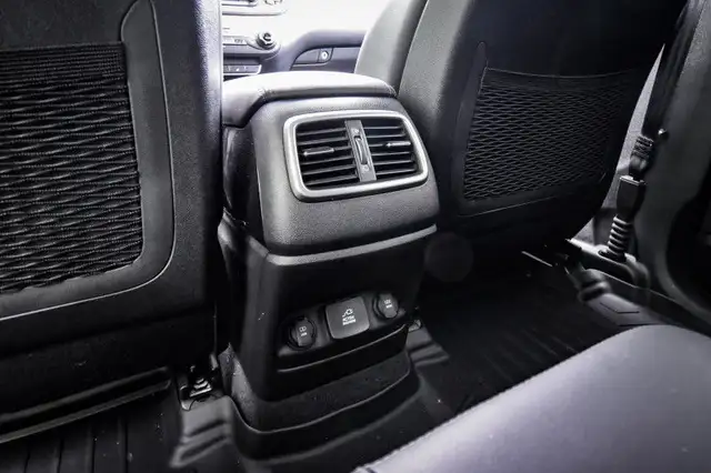 2018 Kia Sorento EX V6 • HEATED LEATHER • PREM. AUDIO • CP/AA dans Autos et camions dans Kingston - Image 36