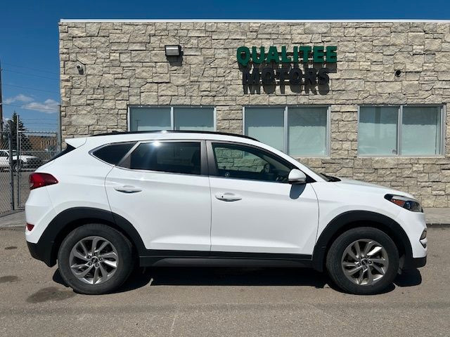 2016 Hyundai Tucson AWD 4dr 2.0L Luxury in Cars & Trucks in Calgary - Image 4