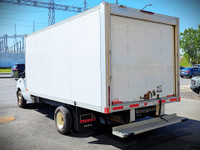 Comes equipped with: Shark fin antenna, Halogen Headlamps, LED Headlights, LED Daytime Running Light... (image 8)