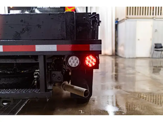 2023 Ford F-350 4x4 Crew Cab XL Deck BCam dans Autos et camions dans Grande Prairie - Image 10