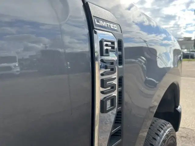 2023 Ford Super Duty F-350 SRW Limited CrewCab 160 | MoonRoof dans Autos et camions dans Ville d’Edmonton - Image 33