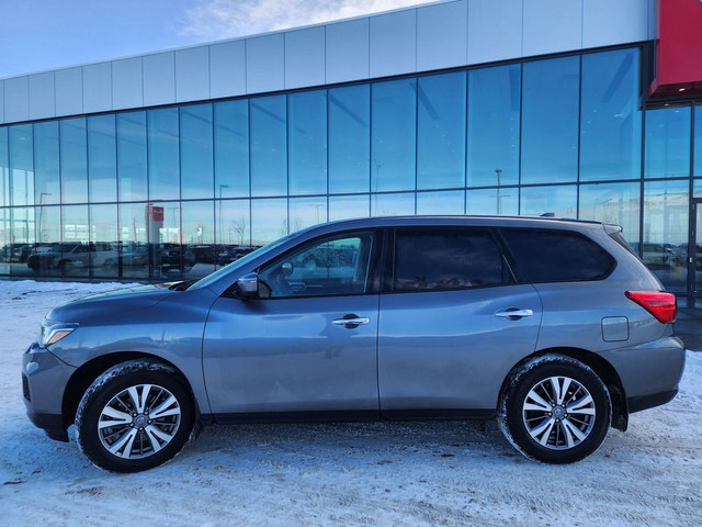 2020 Nissan Pathfinder S 4WD * ACCIDENT- FREE CARFAX * REMOTE S in Cars & Trucks in Calgary - Image 2