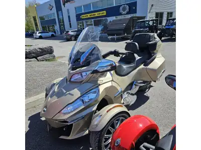 2018 Can-Am SPYDER RT LIMITED (SE6) SAVE $3000 RABAIS SPYDER RT LIMITED 2018 (SE6) — Luxe et Perform...