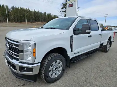 2023 Ford F-350 Crew Cab 8' Long Box 4WD, 6.7L V8 Diesel, Remote Start, Backup Camera DRIVING FORCE...