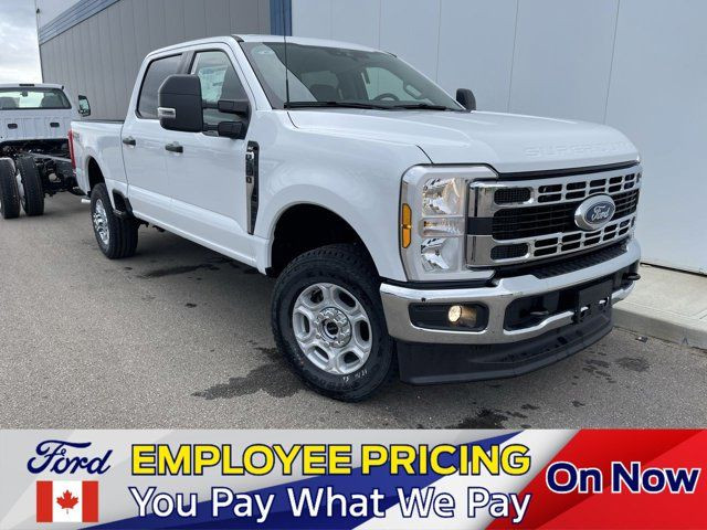 2025 Ford Super Duty F-350 SRW XLT in Cars & Trucks in Strathcona County