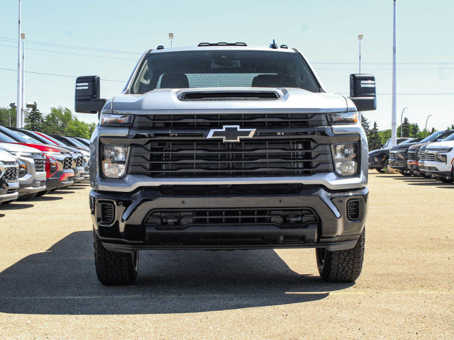 2025 Chevrolet Silverado 2500HD Custom in Cars & Trucks in Edmonton - Image 3