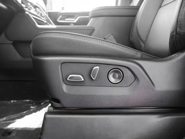 2025 GMC Sierra 3500HD Denali dans Autos et camions dans Comté de Strathcona - Image 16