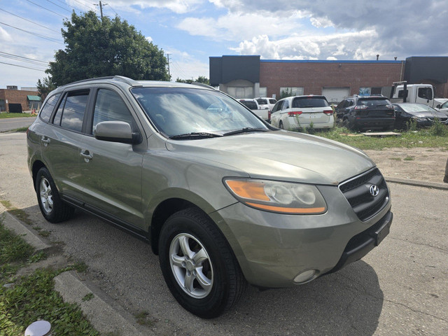 2009 Hyundai Santa Fe SE All-wheel Drive Automatic in Cars & Trucks in City of Toronto - Image 3