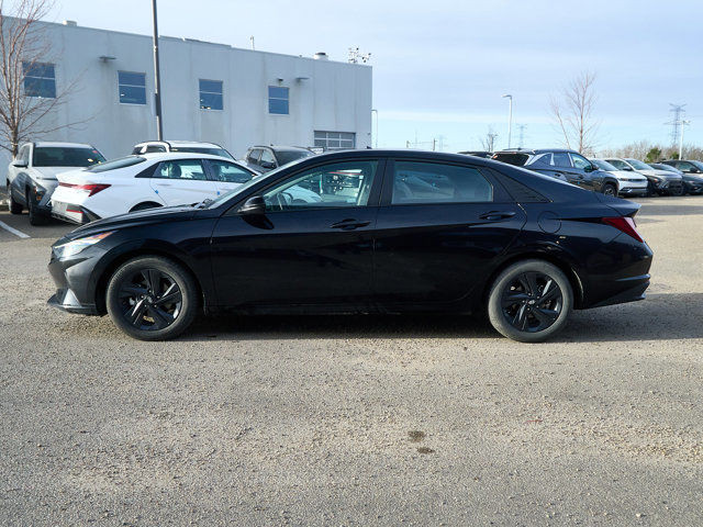 2022 Hyundai Elantra Pref Sun + Tech | Sunroof | Lane Keep in Cars & Trucks in Edmonton - Image 2