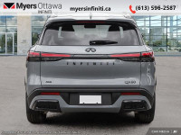 Leather Seats! Crossover capability doesn't come at the cost of luxury or comfort in this stylish In... (image 4)