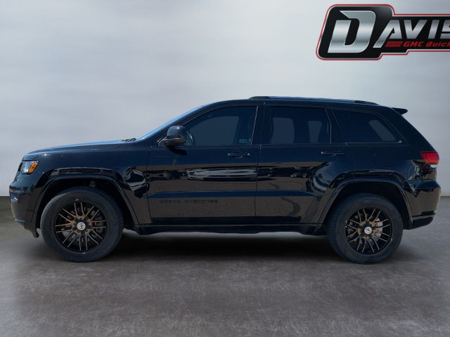 2021 Jeep Grand Cherokee in Cars & Trucks in Medicine Hat - Image 2