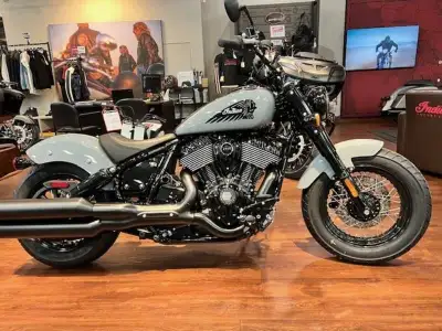 Minimalist cruiser styling with high tech features and one big ole' engine! This Indian Chief Bobber...