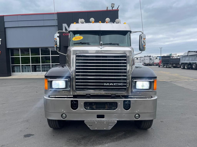 2016 Mack CH613 500 HP | Tandem Axle | Wetline! in Heavy Trucks in Hamilton - Image 2