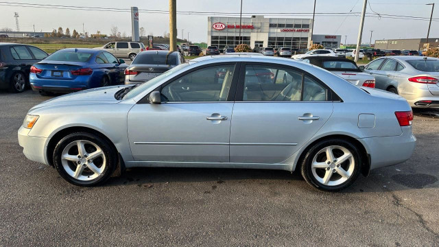 2008 Hyundai Sonata GLS, LEATHER, SUNROOF, 4 CYL, AUTO, CERTIFIE in Cars & Trucks in London - Image 2