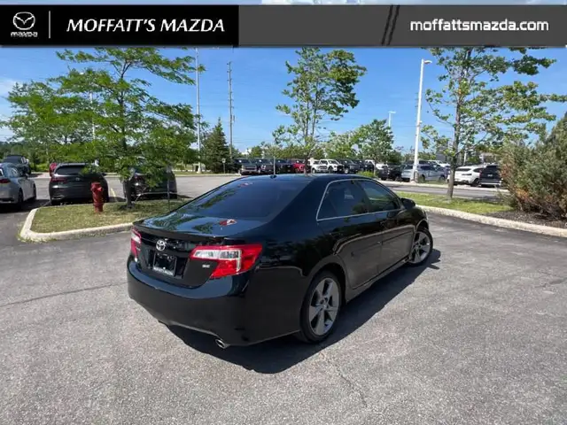 2014 Toyota Camry SE dans Autos et camions dans Barrie - Image 6