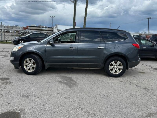 2010 CHEVROLET TRAVERSE LT | AWD | AS TRADED in Cars & Trucks in Barrie - Image 3