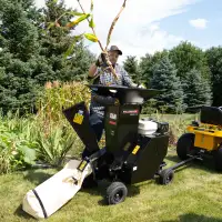 Gravity Feed Towable/Self-Contained 3" Wood Chipper